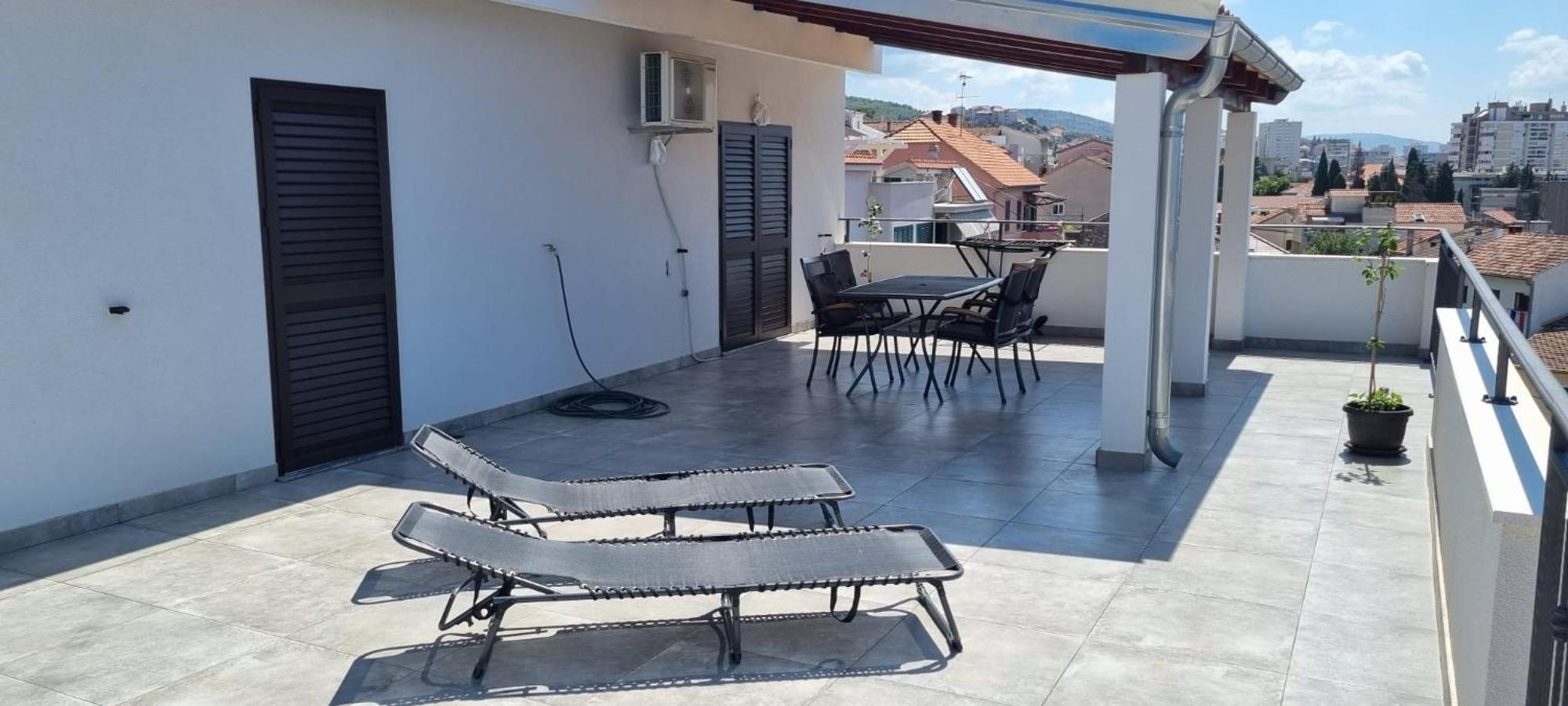 Apartman Bebe In Old Town- With Free Parking Sibenik Bagian luar foto