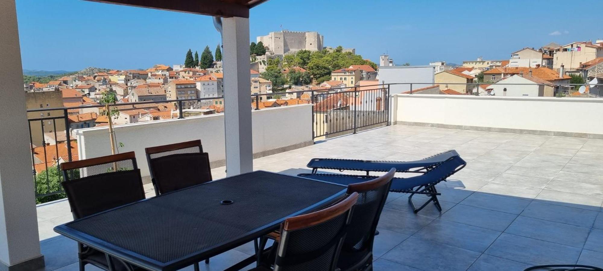 Apartman Bebe In Old Town- With Free Parking Sibenik Bagian luar foto
