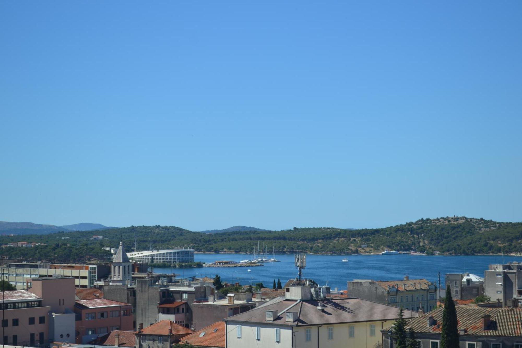 Apartman Bebe In Old Town- With Free Parking Sibenik Bagian luar foto