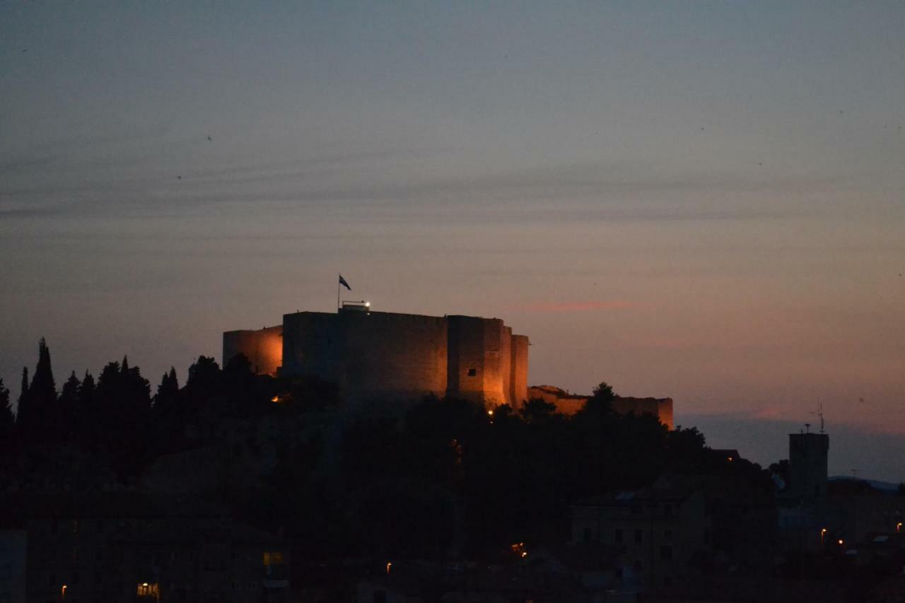Apartman Bebe In Old Town- With Free Parking Sibenik Bagian luar foto