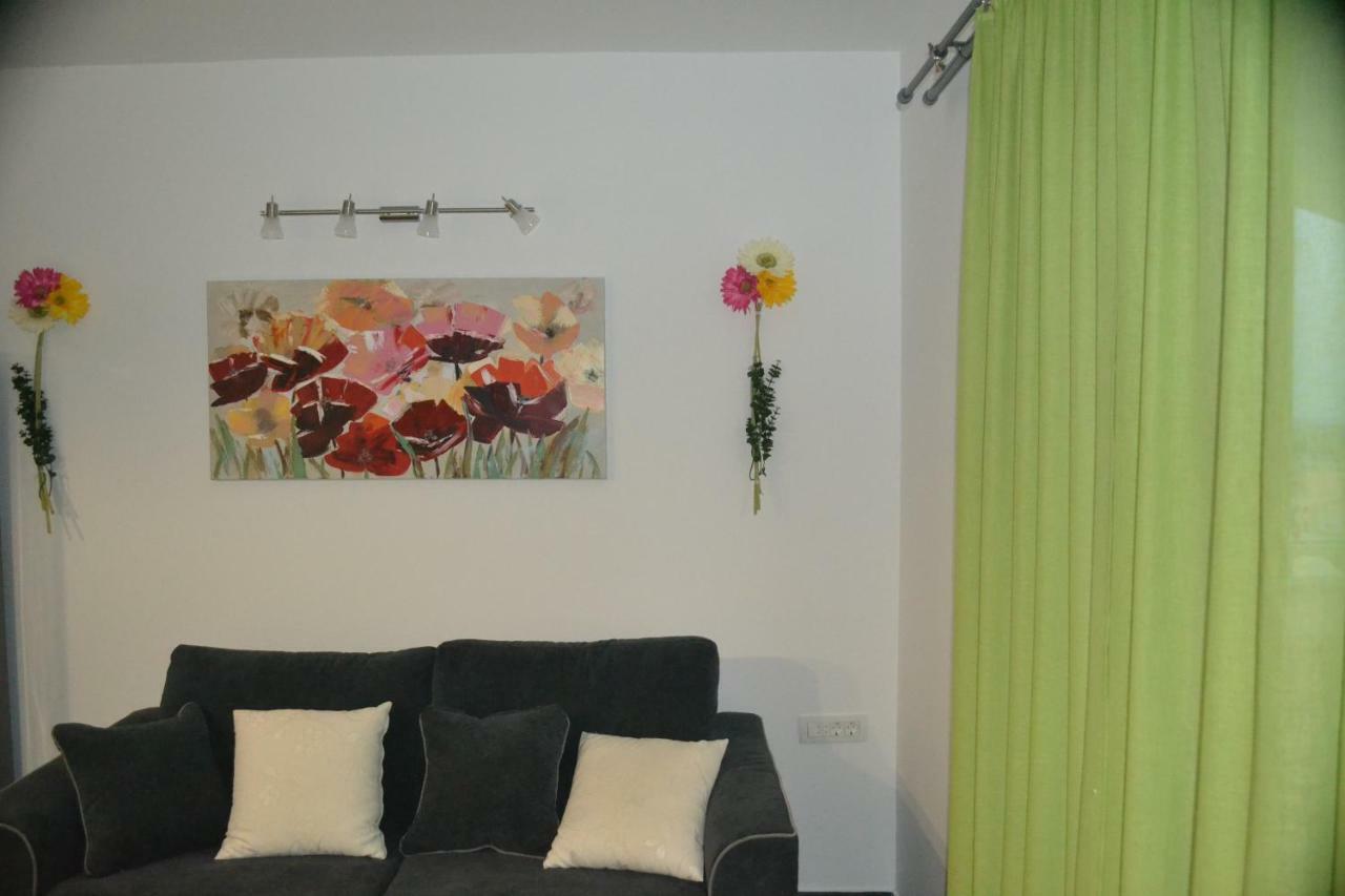 Apartman Bebe In Old Town- With Free Parking Sibenik Bagian luar foto
