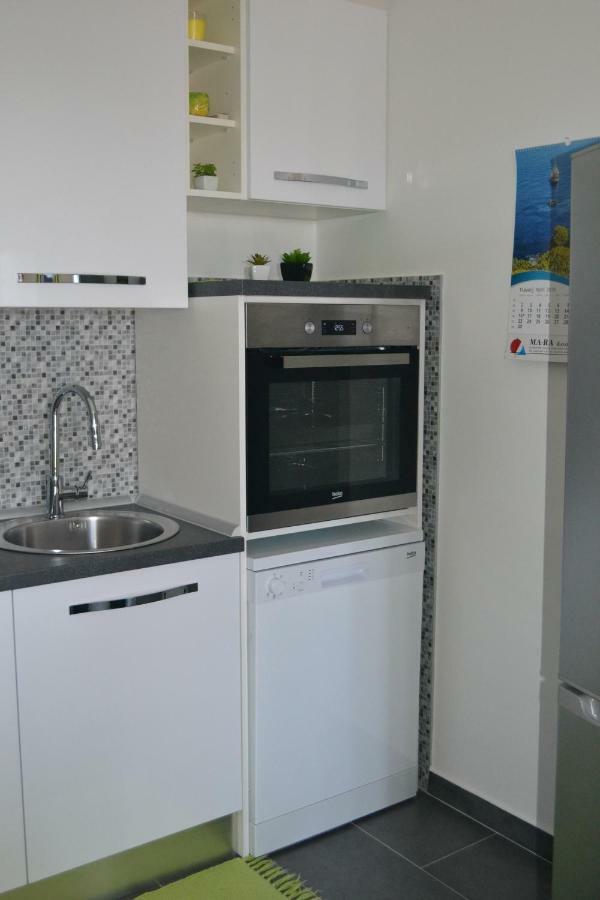Apartman Bebe In Old Town- With Free Parking Sibenik Bagian luar foto